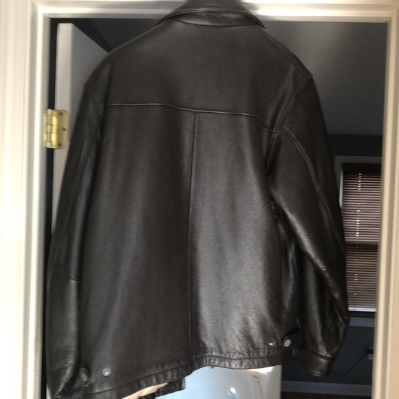 Leather jacket - Picture 4 of 4